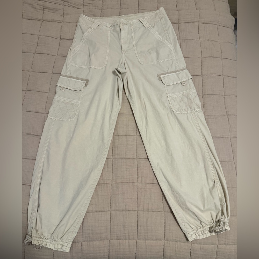American Eagle AE Snappy Stretch Convertible Baggy Cargo Jogger - Women’s 10